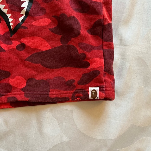 Mens Bape Camo Logo Sweat Shorts in Red/ Large - Picture 4 of 6